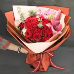 33朵紅玫瑰百合花束 台北花店送花-加贈閃耀燈串