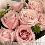 情人節送花推薦 8朵粉玫瑰花束-加贈閃耀燈串