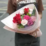 進口康乃馨玫瑰花束  送原味米的雲朵蛋糕送台北