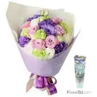 紫愛媽媽-康乃馨花束-送KOSE護手霜