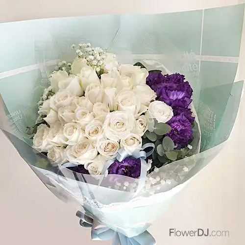 心之芳庭-33朵白玫瑰花束