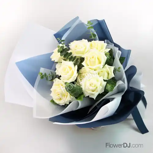 白玫瑰花束 情人節送花推薦-加贈閃耀燈串